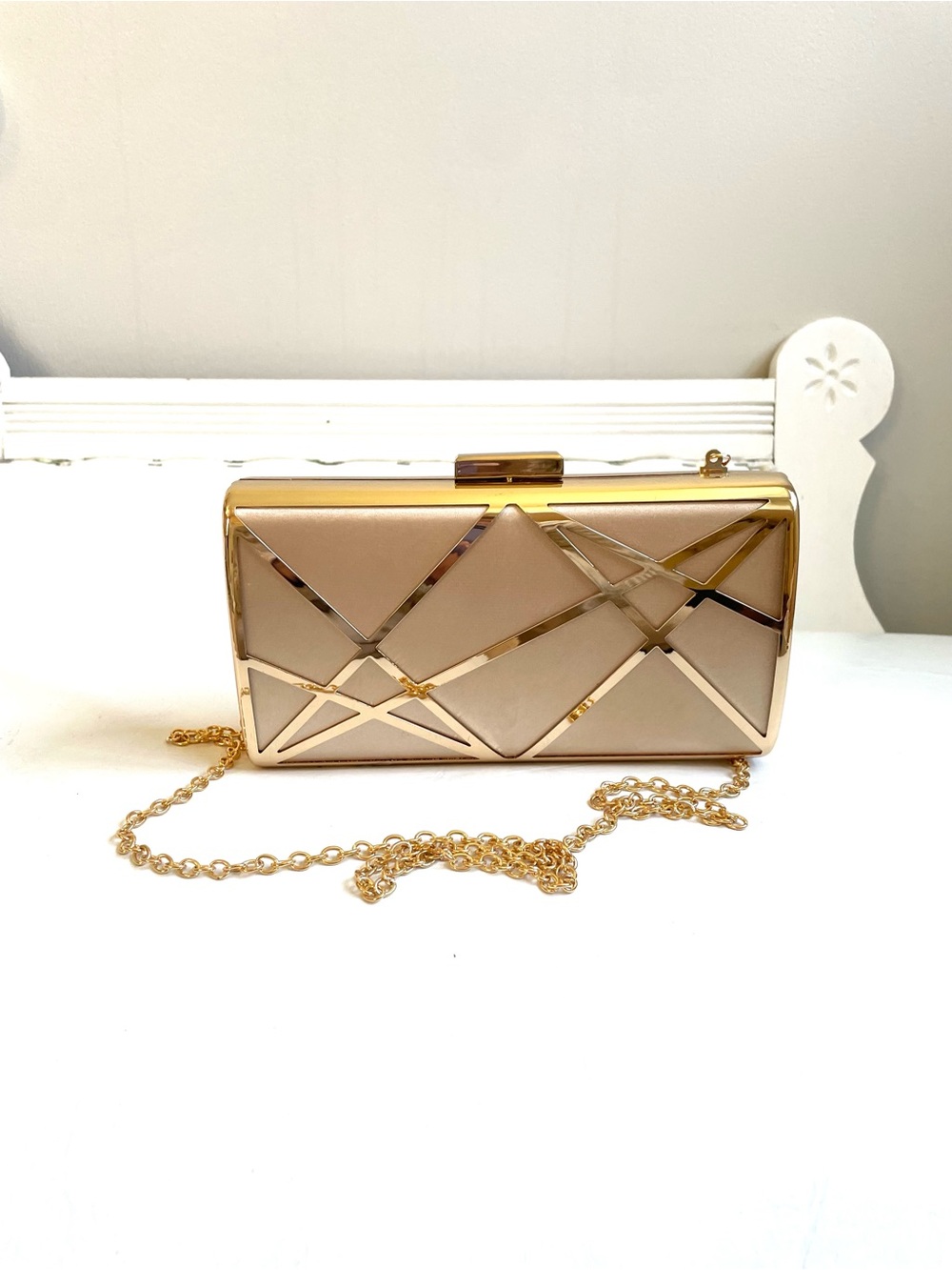 GOLD METAL CASE EVENING BAG CLUTCH CHAIN LINK STRAP TOP CLASP CLOSURE VINTAGE